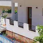 Lux Апартаменты Ксамил